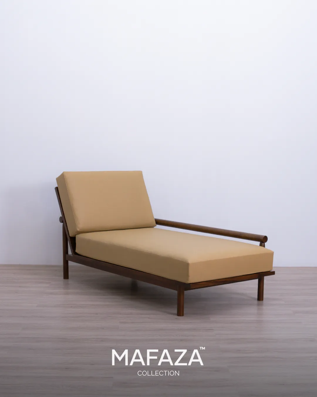 Minimalist Altura Daybed with Teak Wood Frame