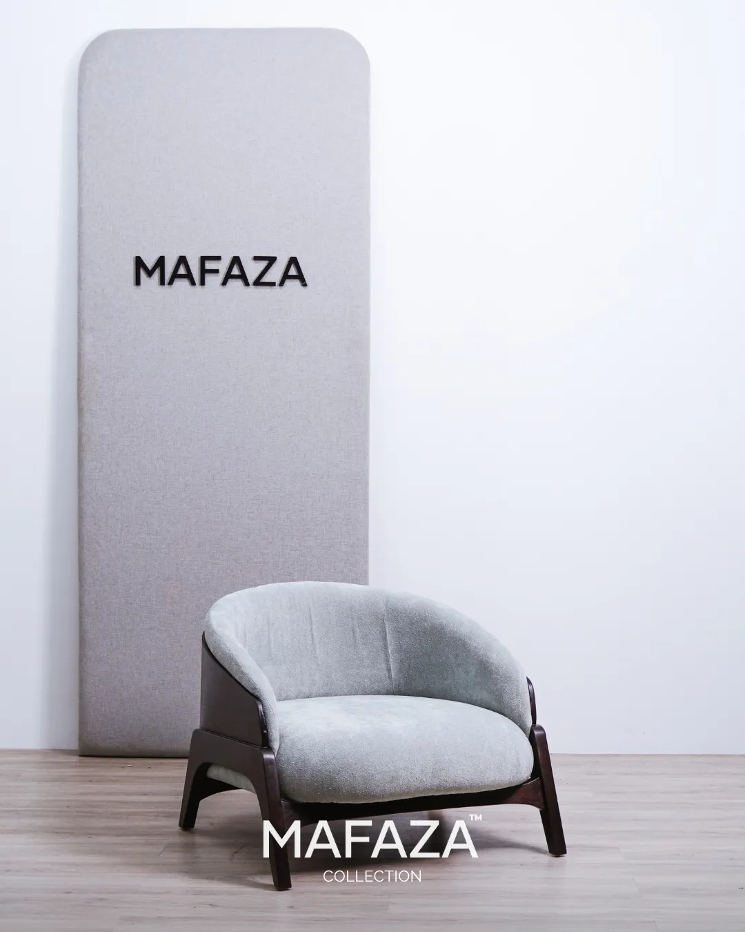 Modern Soren Lounge Chair in Natural Teak Wood Finish