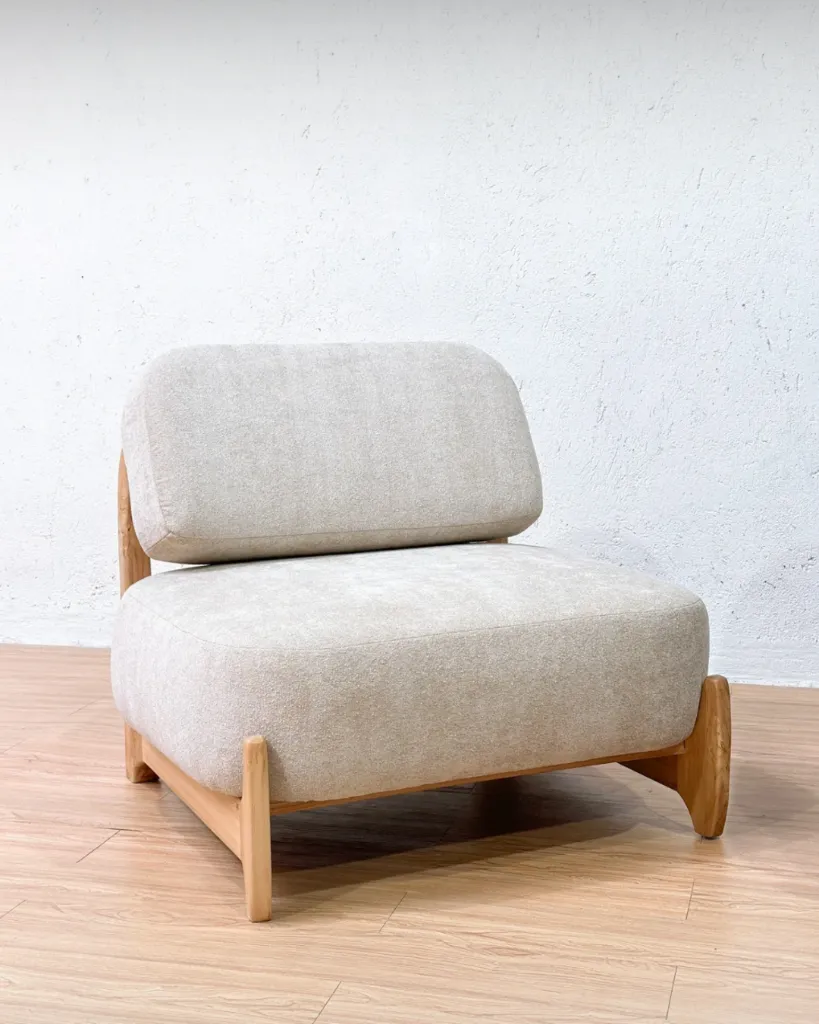 Domu teak lazy chair with modern lounge comfort design